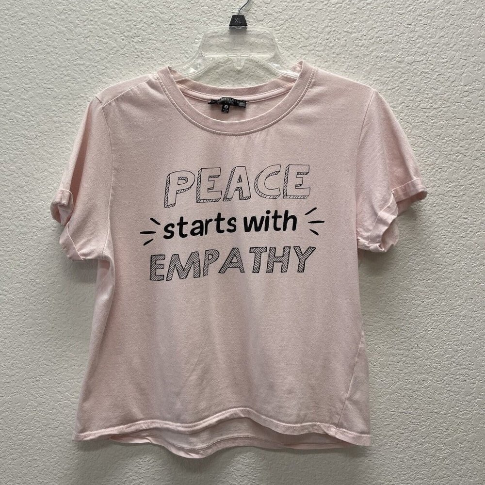 Love Peace & Lazy Days Womens Medium T-Shirt Cropped Tee Pink Crew EMPATHY